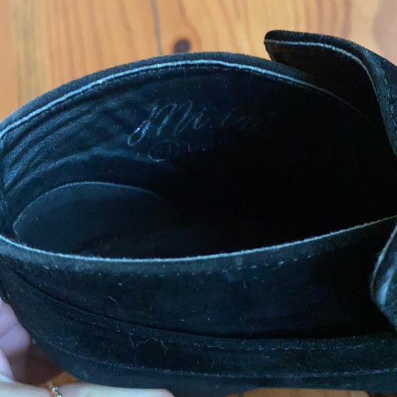 Women’s black booties in size 6.5. - Picture 4 of 4